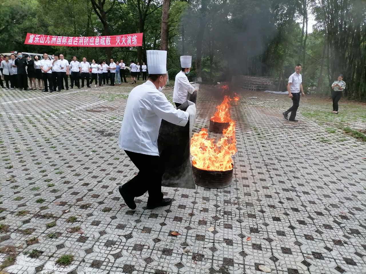 �������1