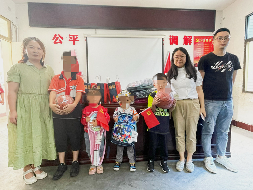 嘉来资产党支部开展关爱慰问难题家庭儿童运动