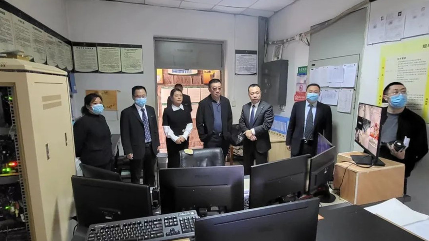 ���ŵ�ί����ǡ���˾����һ���Ӷ��鸻��ɽ�ù�