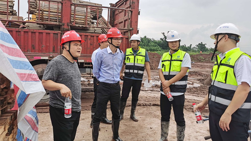 赖明前往中建新疆建工机场管廊项目现。。。。。。，，，，，，相识项目供货情形